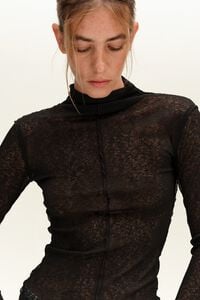 Fitted black ribbed T-shirt