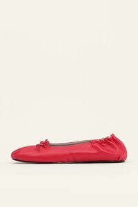 Bailarina fruncida piel roja