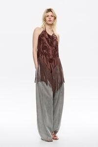 Top halter bordado flecos marr&oacute;n