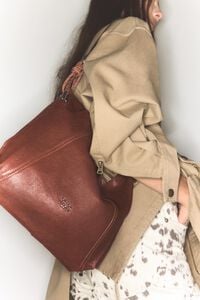 Bolso Paper mediano piel tostado oscuro