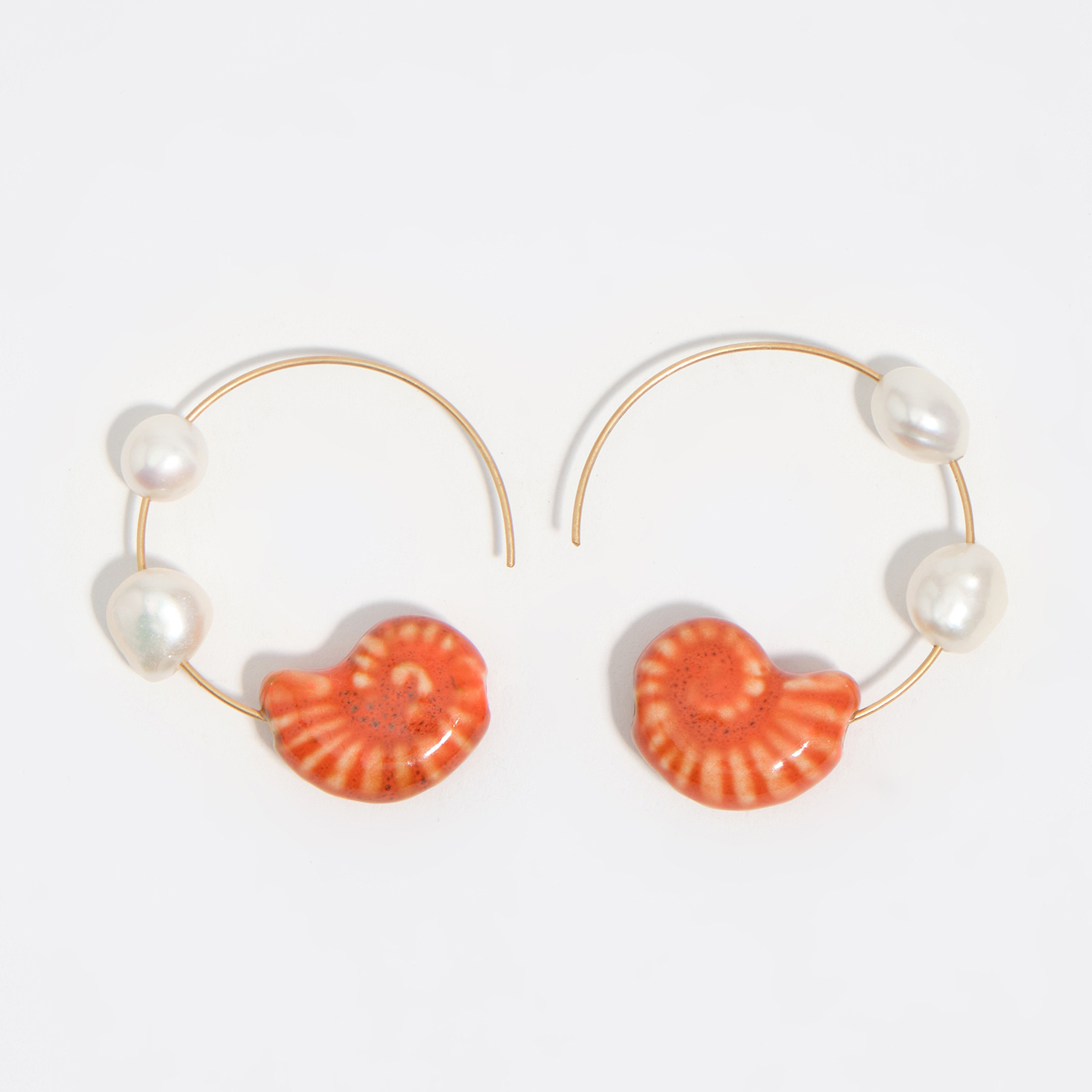Bimba Y Lola Orange Hoop Earrings With Pearls And Ceramic Seashell