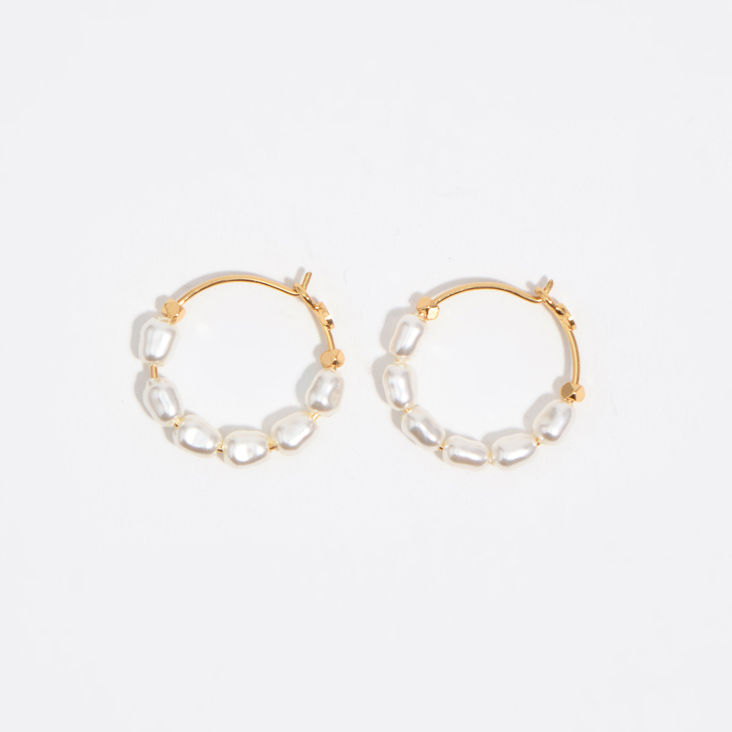 Bimba Y Lola Pearl S And Chains Golden Hoop Earrings