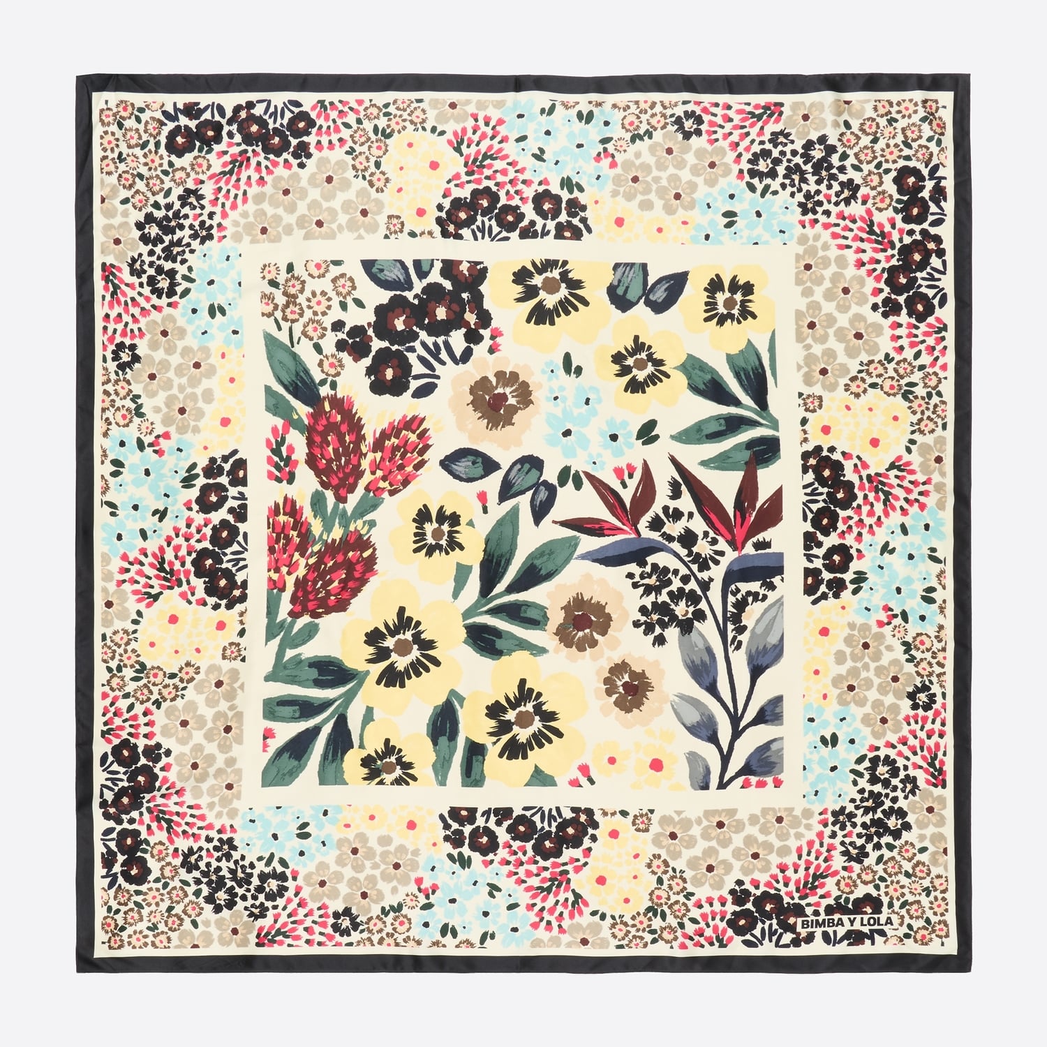 Chusta kwiaty rysunek pastelowa złamana biel